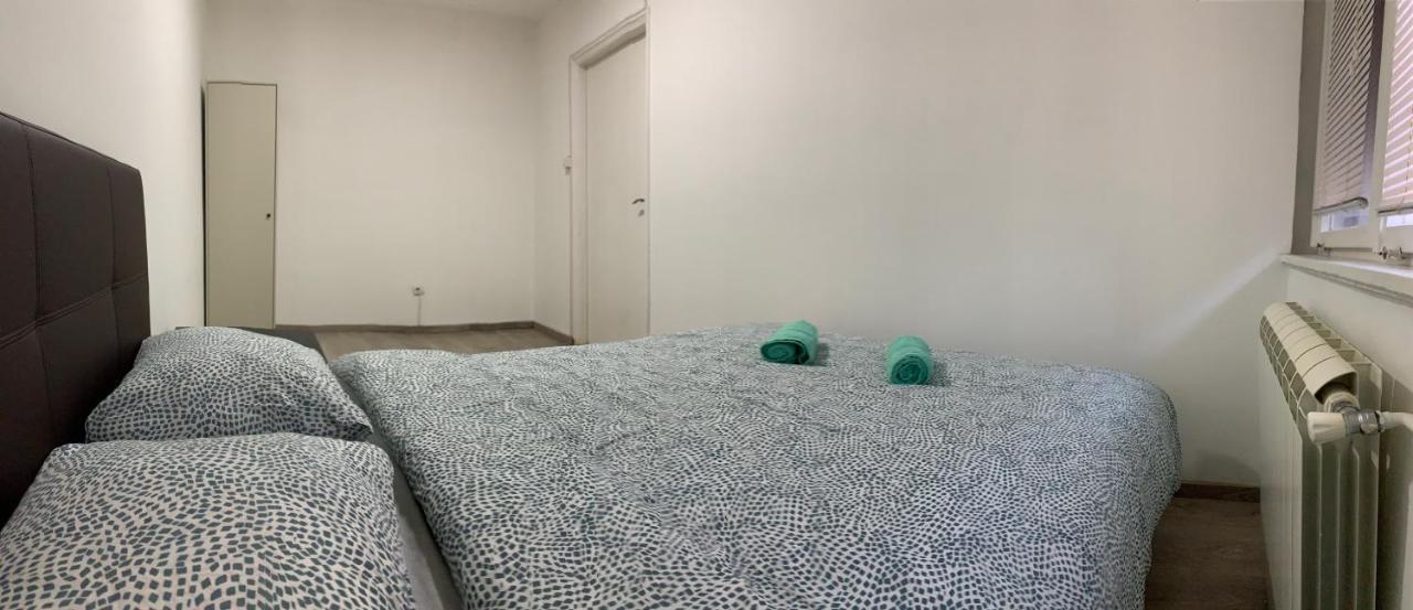 Private Rooms Belgrade Hostel Екстер'єр фото