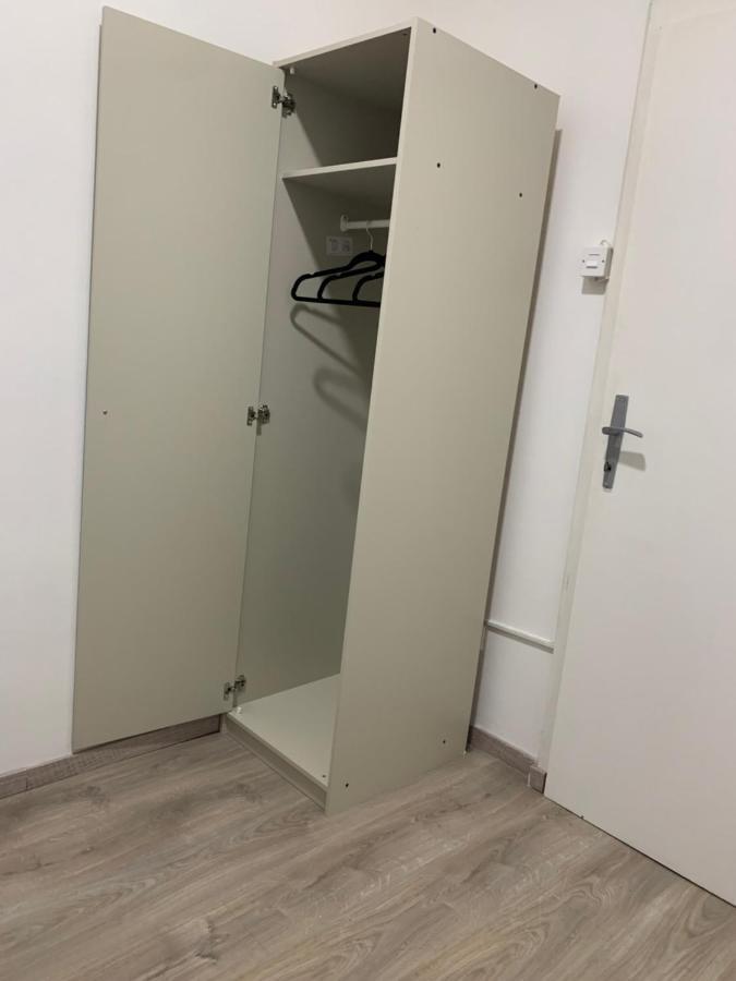 Private Rooms Belgrade Hostel Екстер'єр фото