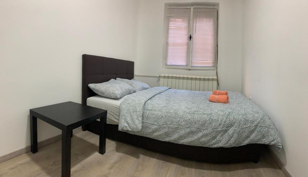 Private Rooms Belgrade Hostel Екстер'єр фото